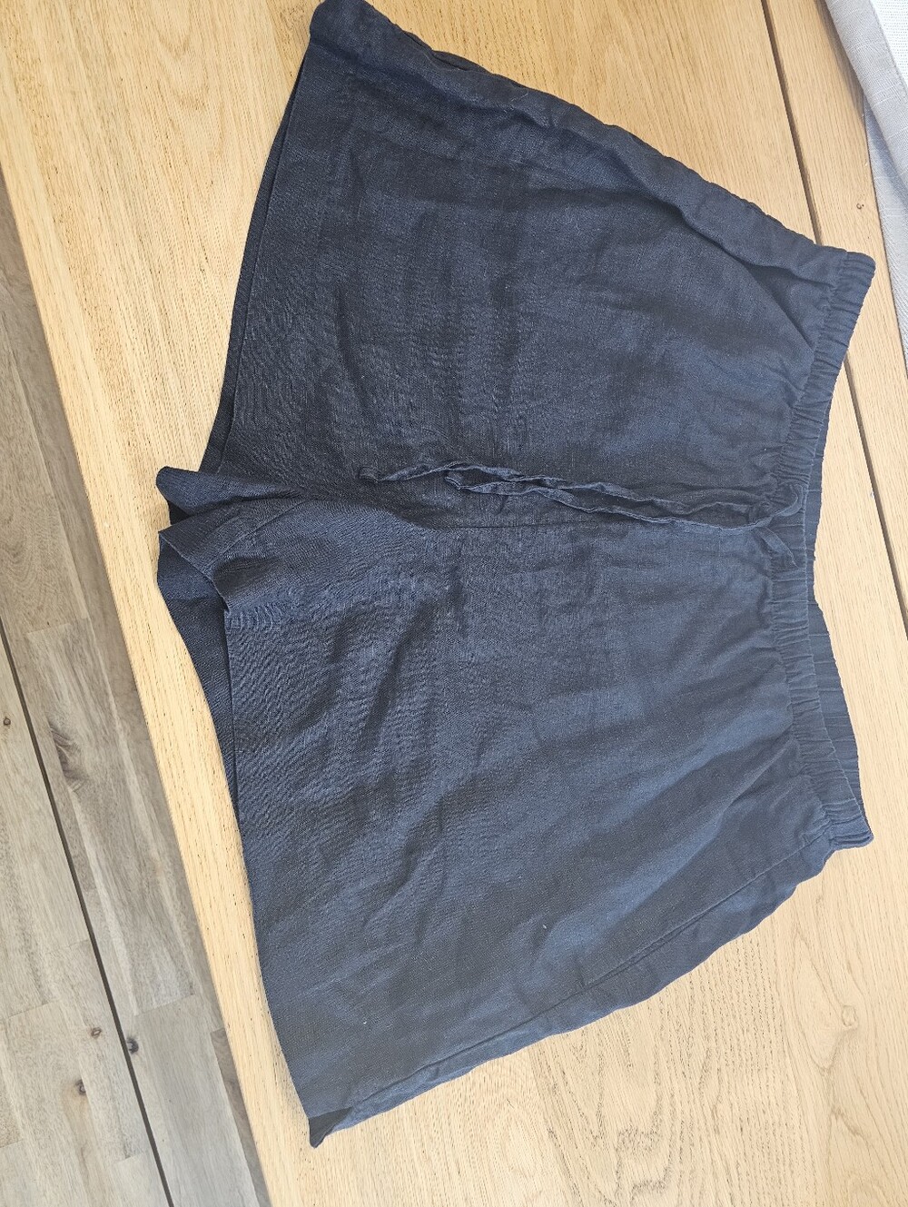 H&M Black Relaxed Linen-Blend Shorts